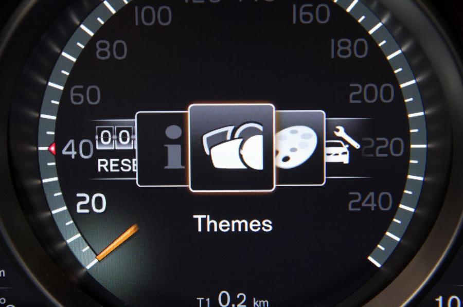  Volvo V40 2012 года  (фото 148 из 183)
